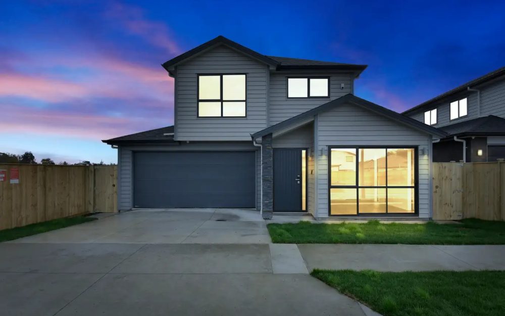 Situated in the upcoming growing Karaka suburb. Potential for extended family, investor, or home and income
